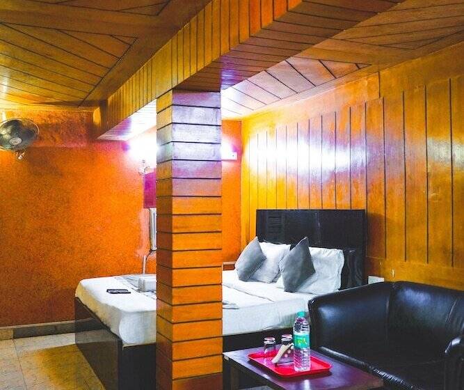 هتل Quadis Noida Sector 15