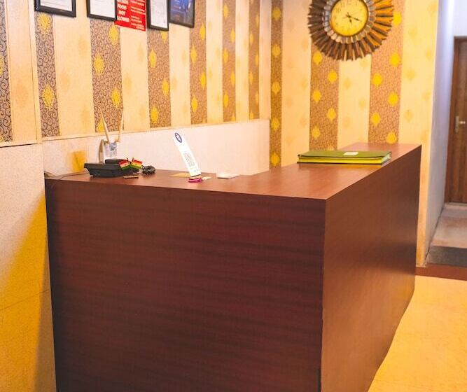 هتل Quadis Noida Sector 15