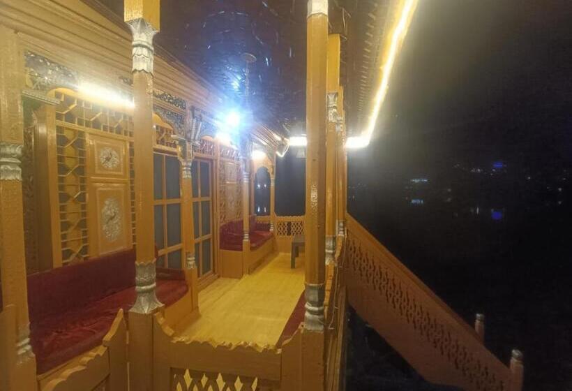 Hotel Shamus Maqbool Group Of Houseboat