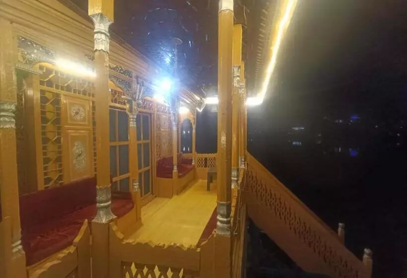 ホテル Shamus Maqbool Group Of Houseboat