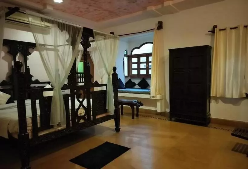 هتل The Elite Castle