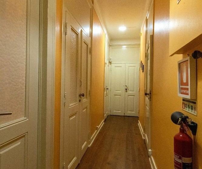 Lisbon Angles Hostel