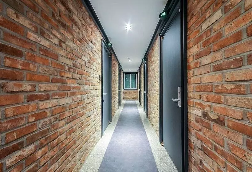 مُتل Yeosu Hotel The B