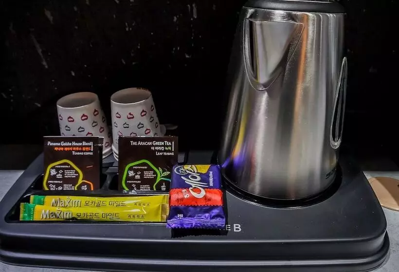 مُتل Yeosu Hotel The B