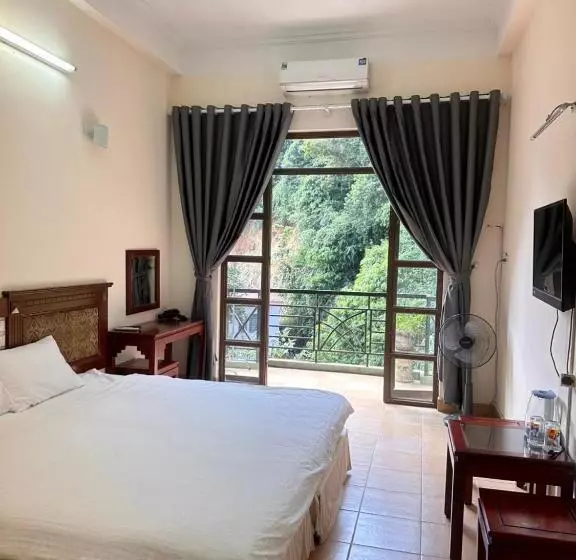 پانسیون An Phú Motel Tam đảo