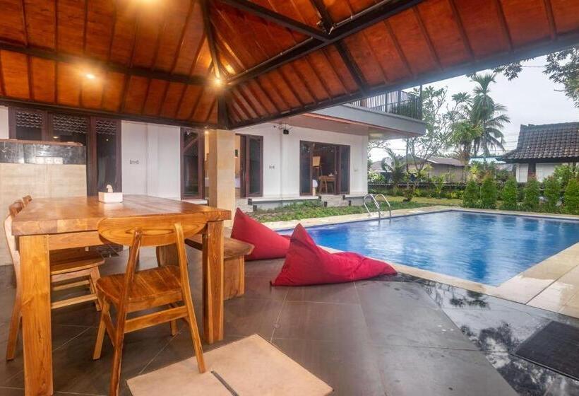 펜션 Batuan Village