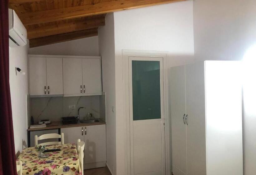 پانسیون Nino S Rooms