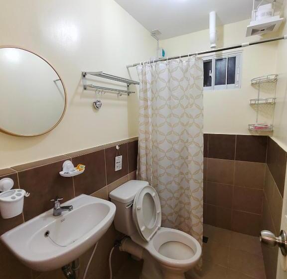 Rj Condotel @arezzo Place Davao