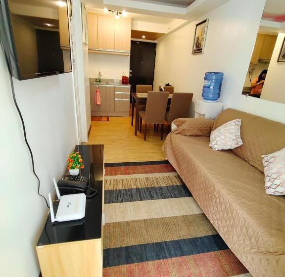 Rj Condotel @arezzo Place Davao