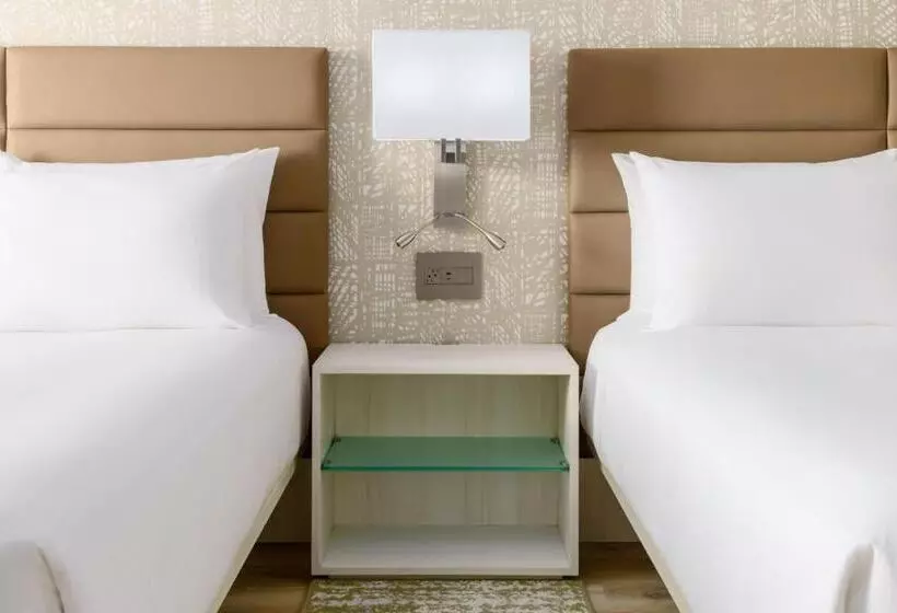 Ac Hotel By Marriott Naples 5th Avenue