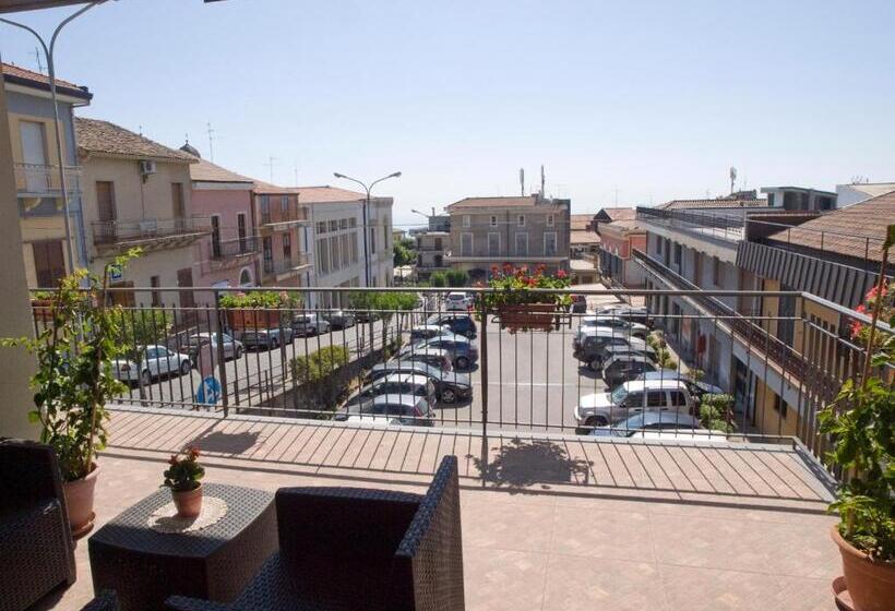 تختخواب و صبحانه Bouganville House