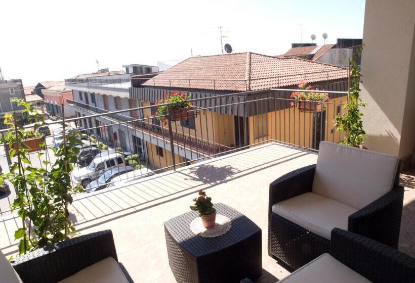 تختخواب و صبحانه Bouganville House