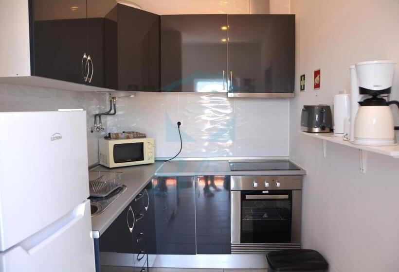 Blife Faro Beach Hostel & Rooms