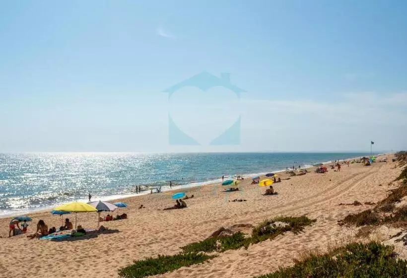 Blife Faro Beach Hostel & Rooms