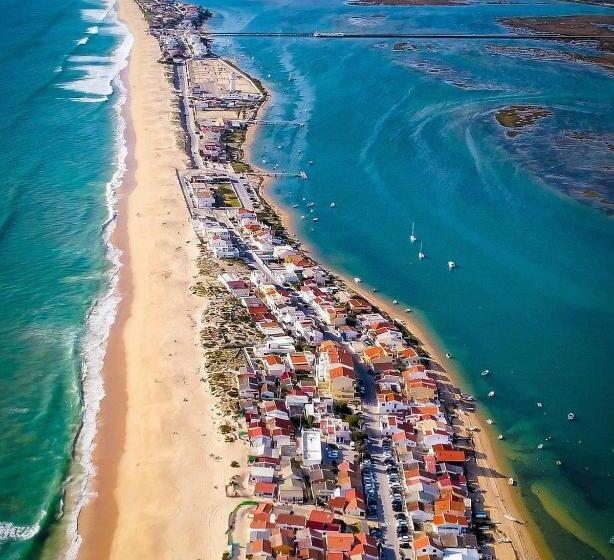 Blife Faro Beach Hostel & Rooms