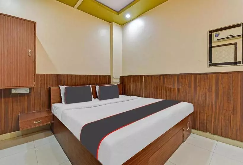 Collection O 10413 Hotel Royal Plaza