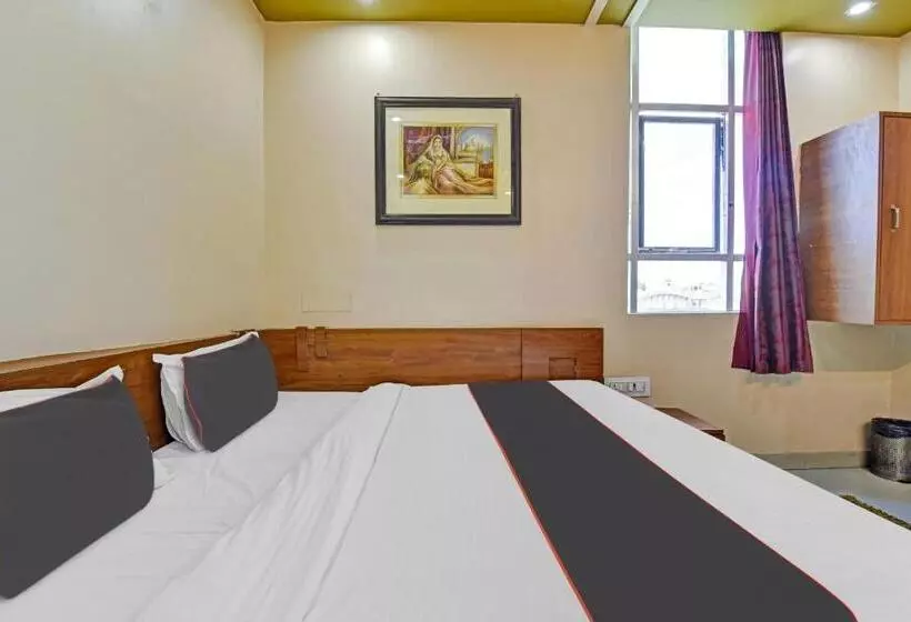 Collection O 10413 Hotel Royal Plaza