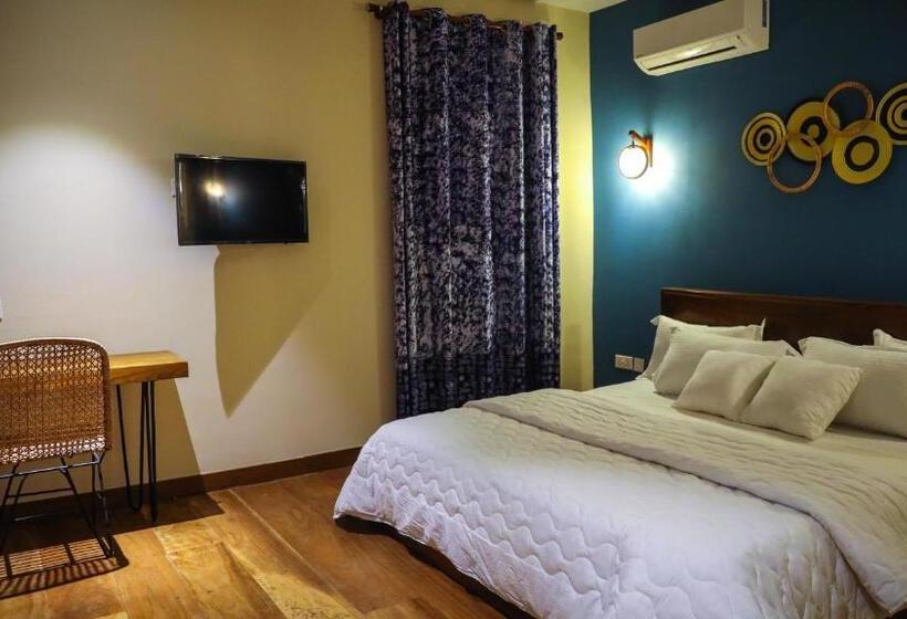 Hotell Aleri S Garden