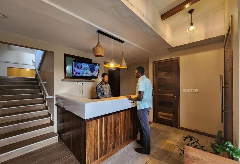 Hotell Aleri S Garden