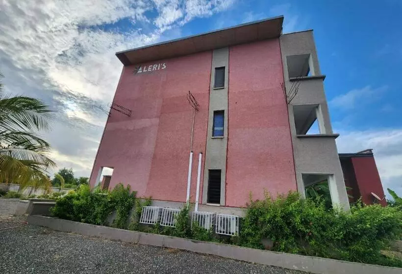 Hotelli Aleri S Garden
