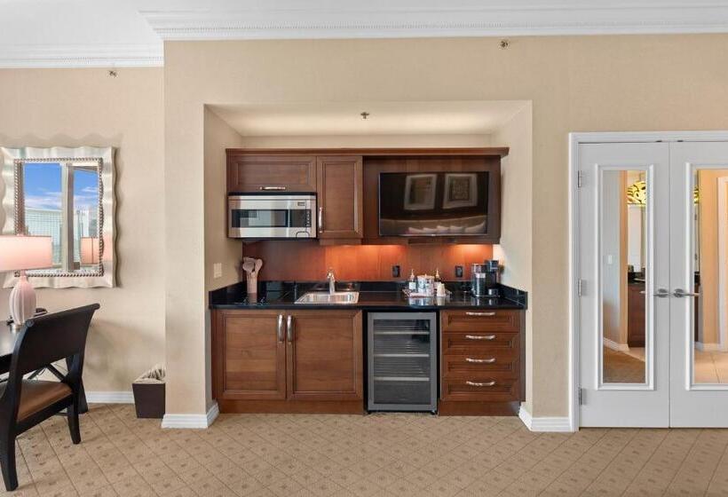 فندق Lucky Gem Penthouse & Luxury Suites At Signature Resort, Balcony Strip View 1607