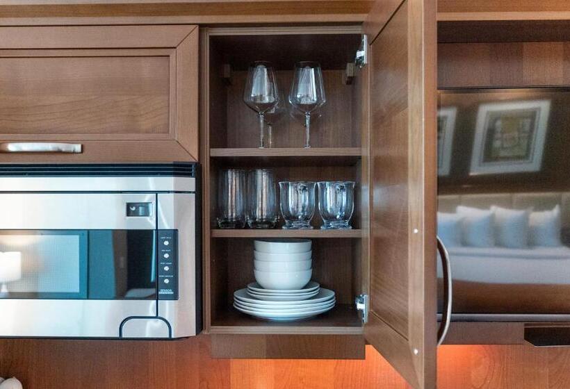 Otel Lucky Gem Penthouse & Luxury Suites At Signature Resort, Balcony Strip View 1607