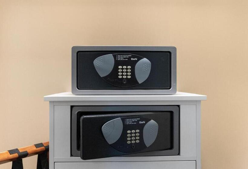 Otel Lucky Gem Penthouse & Luxury Suites At Signature Resort, Balcony Strip View 1607