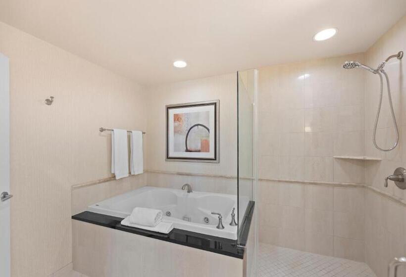 Otel Lucky Gem Penthouse & Luxury Suites At Signature Resort, Balcony Strip View 1607