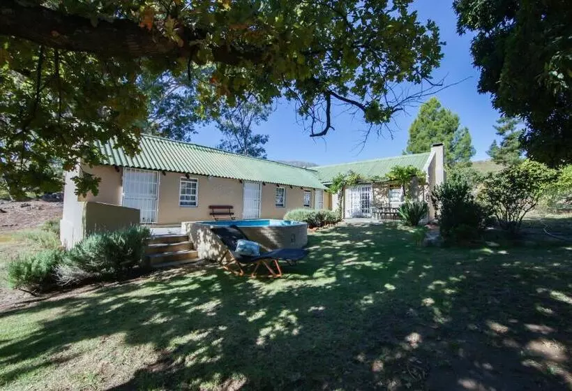 ホテル Waterfall Farm Self Catering Cottages Citrusdal