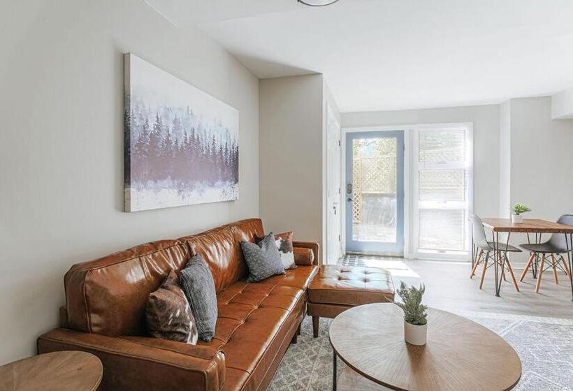 汽车旅馆  Camp Tidbit