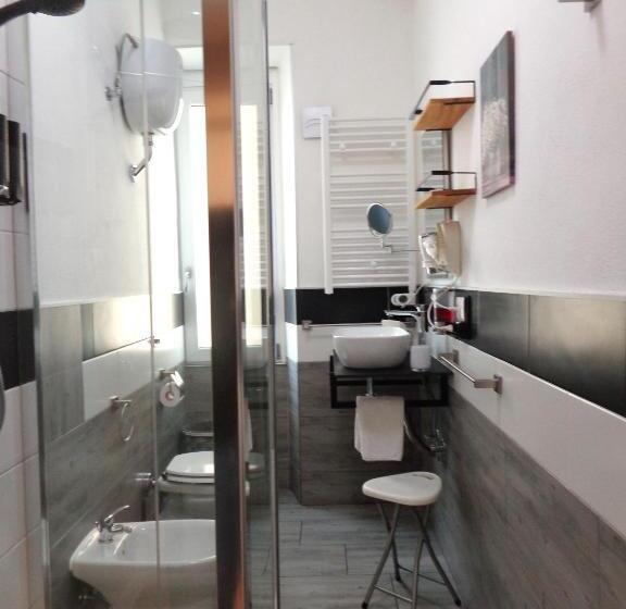 Пансион Chloe S Rooms