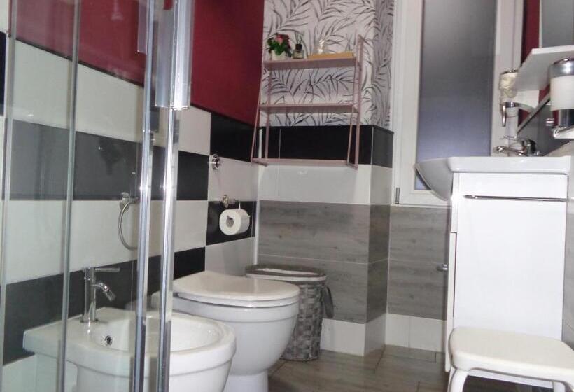 Пансион Chloe S Rooms