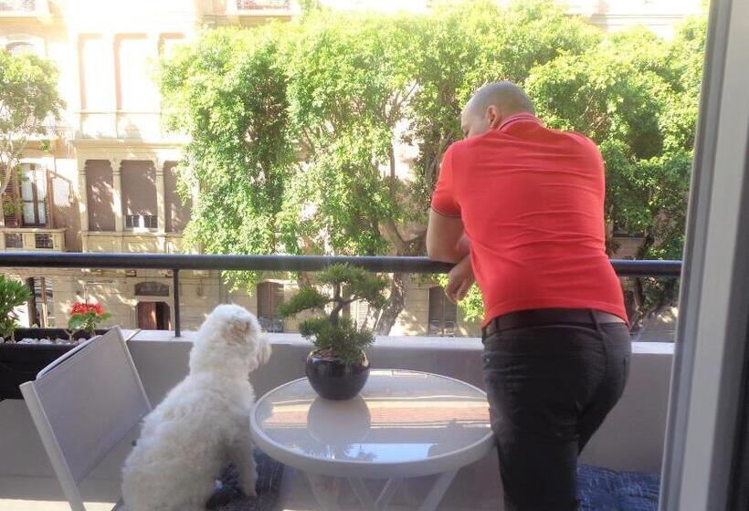 Пансион Chloe S Rooms