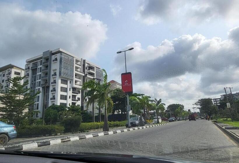 پانسیون Ikoyi/banana Studio Room