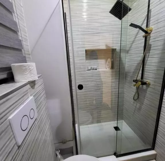 پانسیون Ikoyi/banana Studio Room
