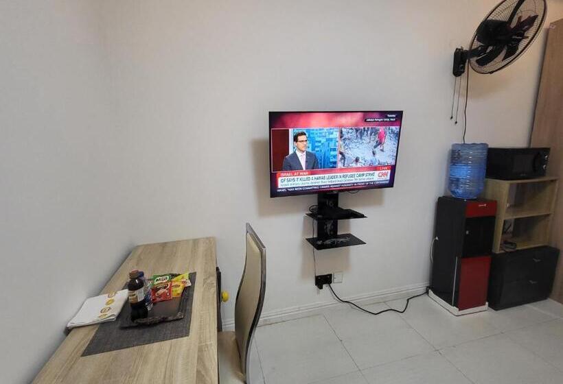 پانسیون Ikoyi/banana Studio Room