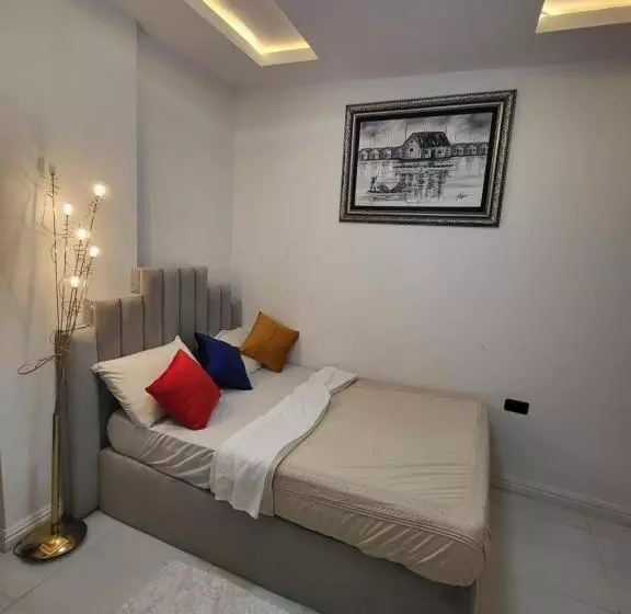 پانسیون Ikoyi/banana Studio Room