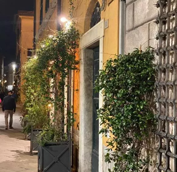 Majatalo Palazzo Lari Luxury Accommodation