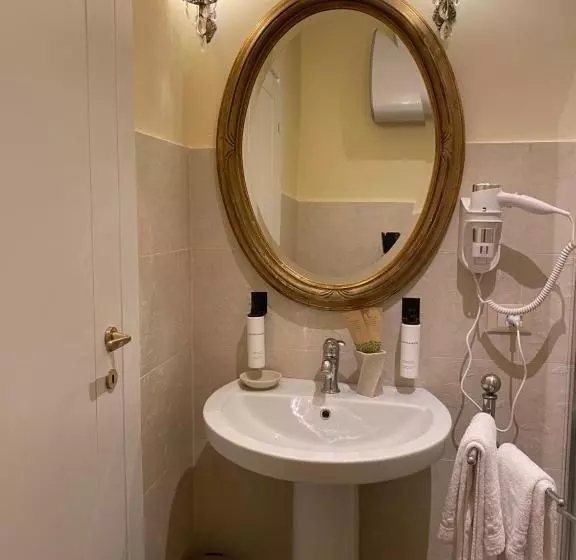 Majatalo Palazzo Lari Luxury Accommodation