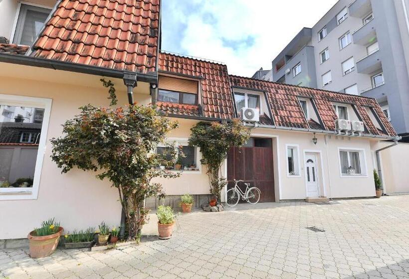 پانسیون Prenoćište Dvorište