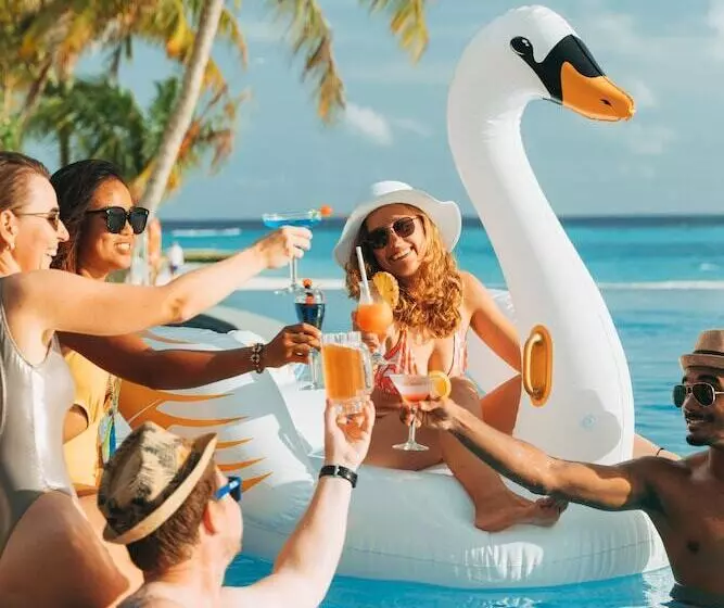 استراحتگاه Nova Maldives
