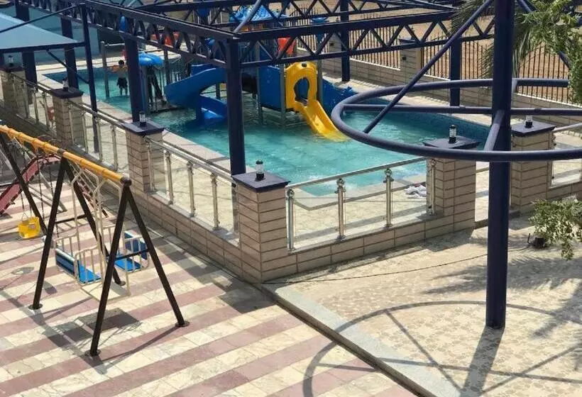 منتجع شاطئ العرب الرايس