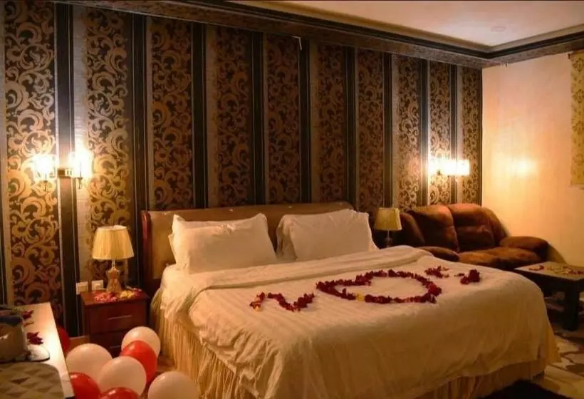 منتجع شاطئ العرب الرايس