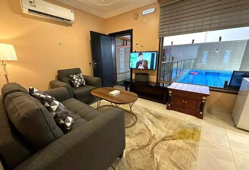 منتجع شاطئ العرب الرايس