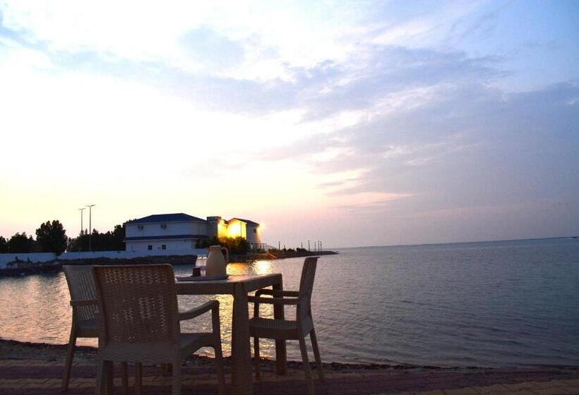 منتجع شاطئ العرب الرايس