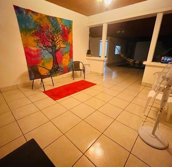 هاستل Around Jsm Granada