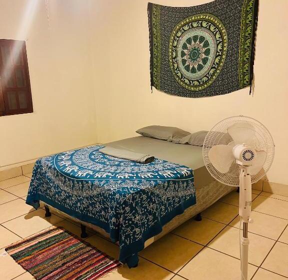 هاستل Around Jsm Granada