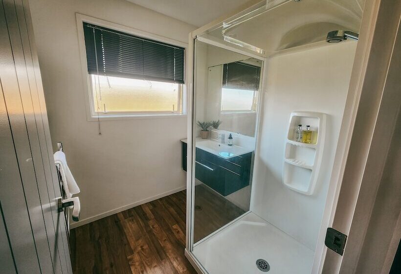 فندق صغير Lake Mahinapua