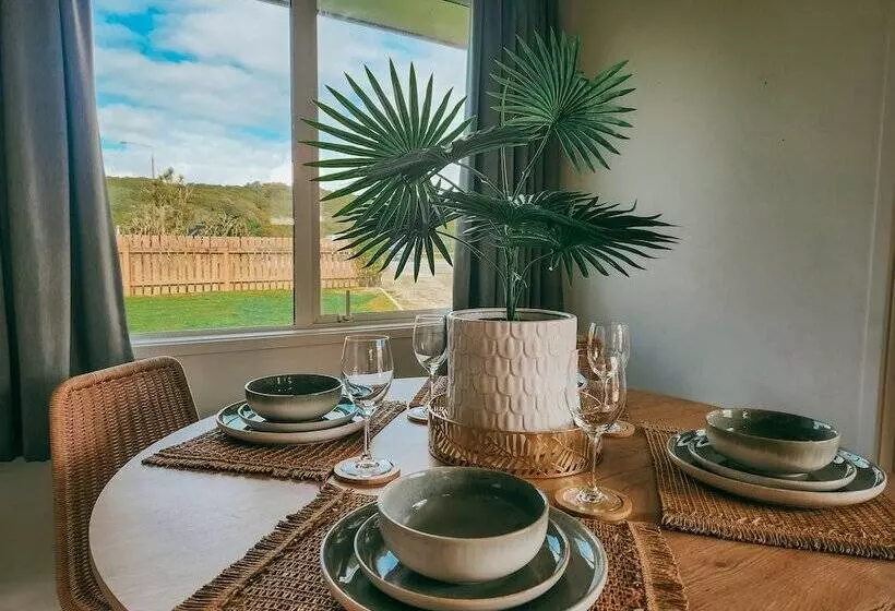 Retkeilymaja Lake Mahinapua