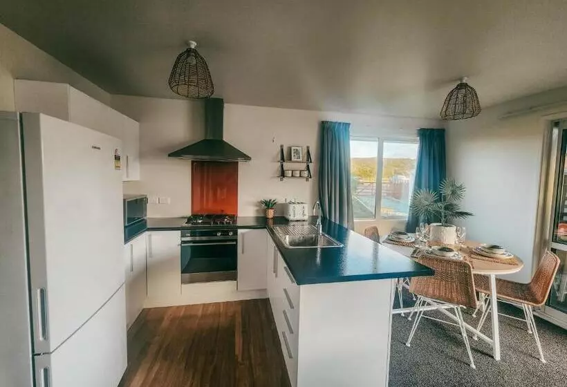 Retkeilymaja Lake Mahinapua